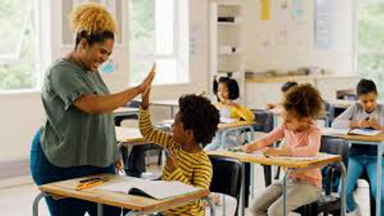 Teacher Appreciation Week 2025: The Best Deals, Freebies & Discounts for Educators.