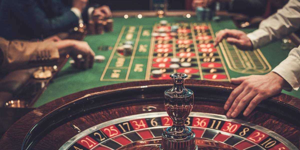 Sollte man kostenlos oder um echtes Geld spielen?