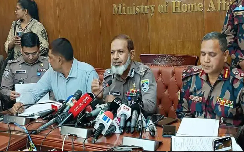 হাদির হত্যাকারীদের সম্পর্কে সুনির্দিষ্ট কোনো তথ্য নেই: পুলিশ | চ্যানেল আই অনলাইন